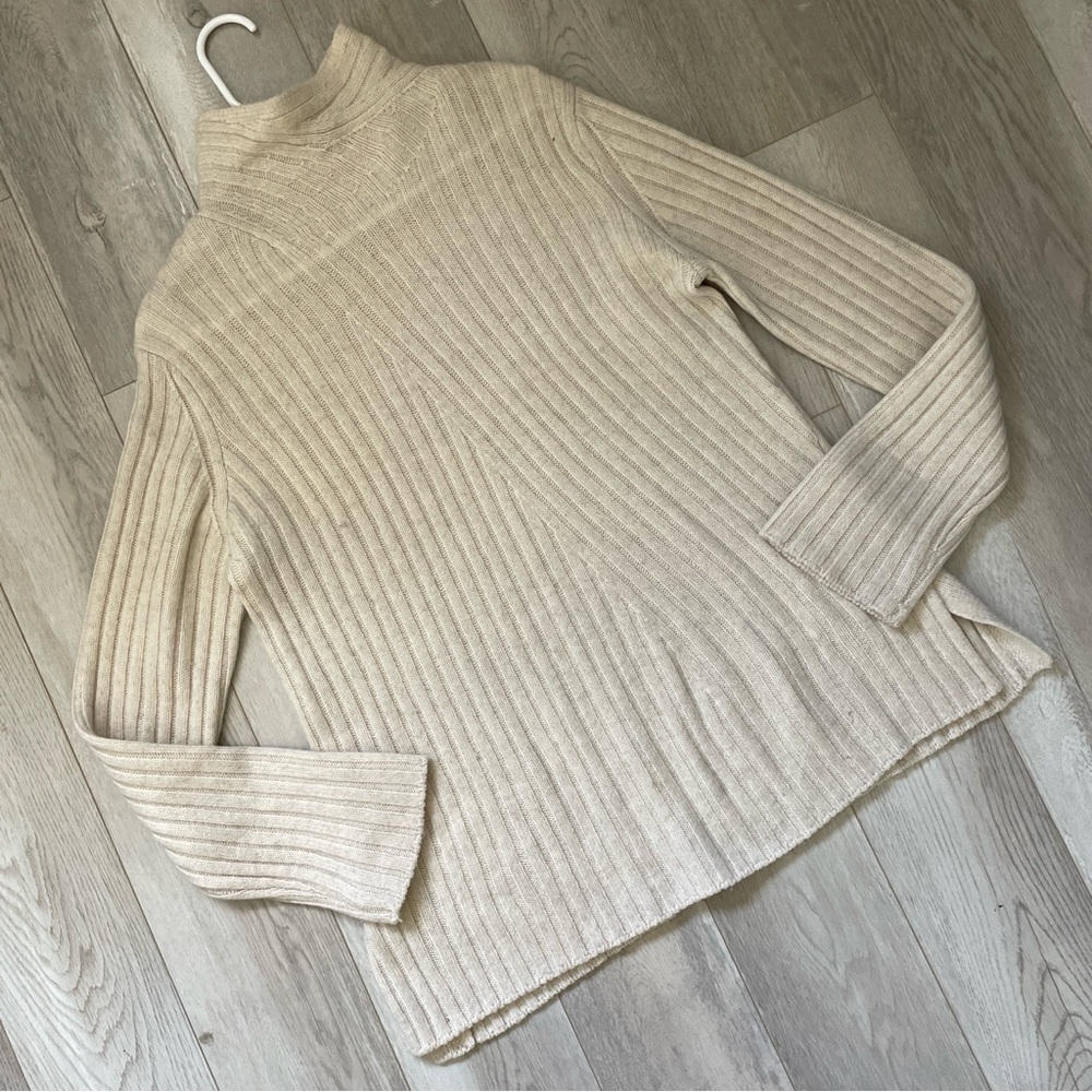 Vince Ribbed Mock Neck Sweater in Beige/Cream